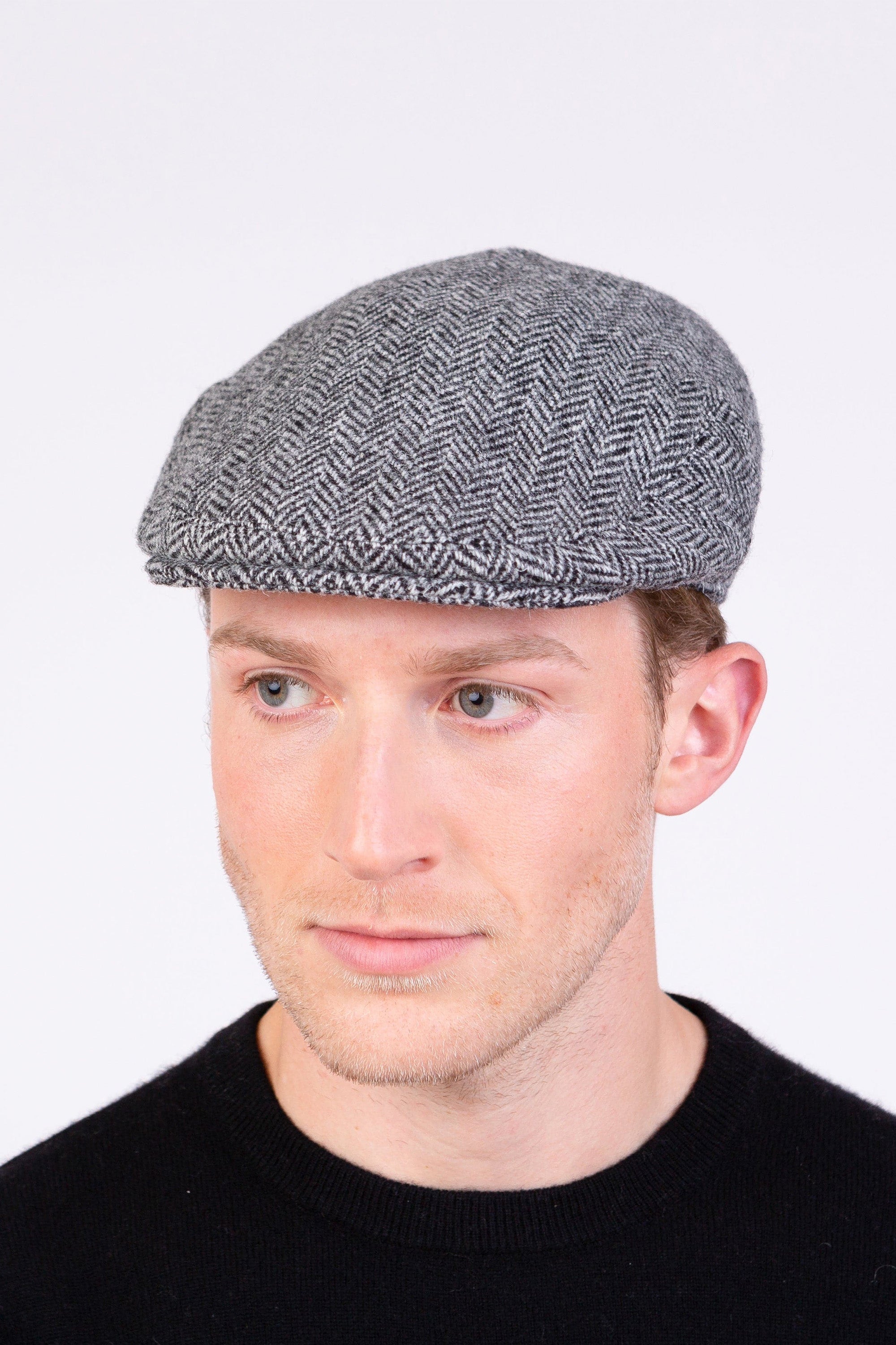 Harris Tweed Stornoway Cap Light Grey Herringbone Kiltane