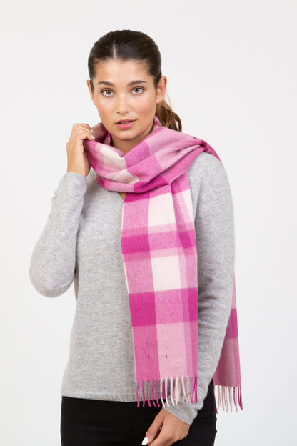 Made in Scotland Contemporary Exploded Thompson Wide Cashmere Scarf - Pink