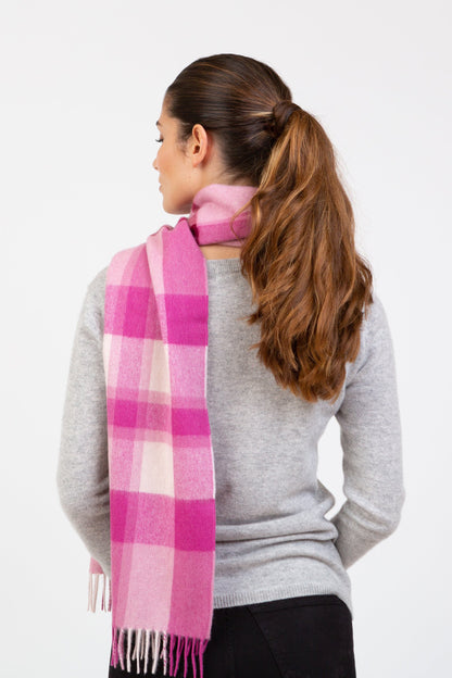 Made in Scotland Contemporary Exploded Thompson Wide Cashmere Scarf - Pink