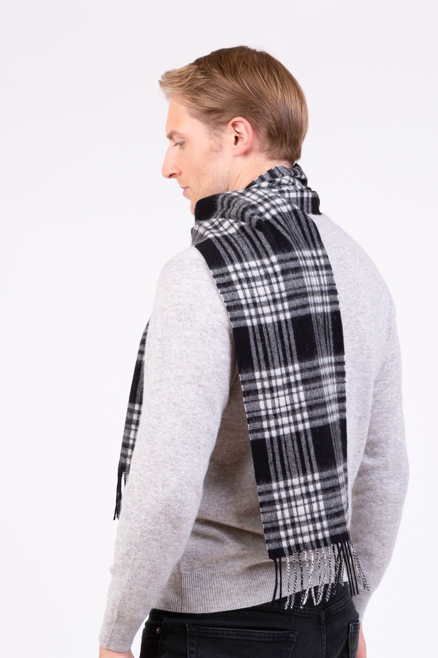 Heritage Tartan Lambswool Scarf - Black & White Menzies