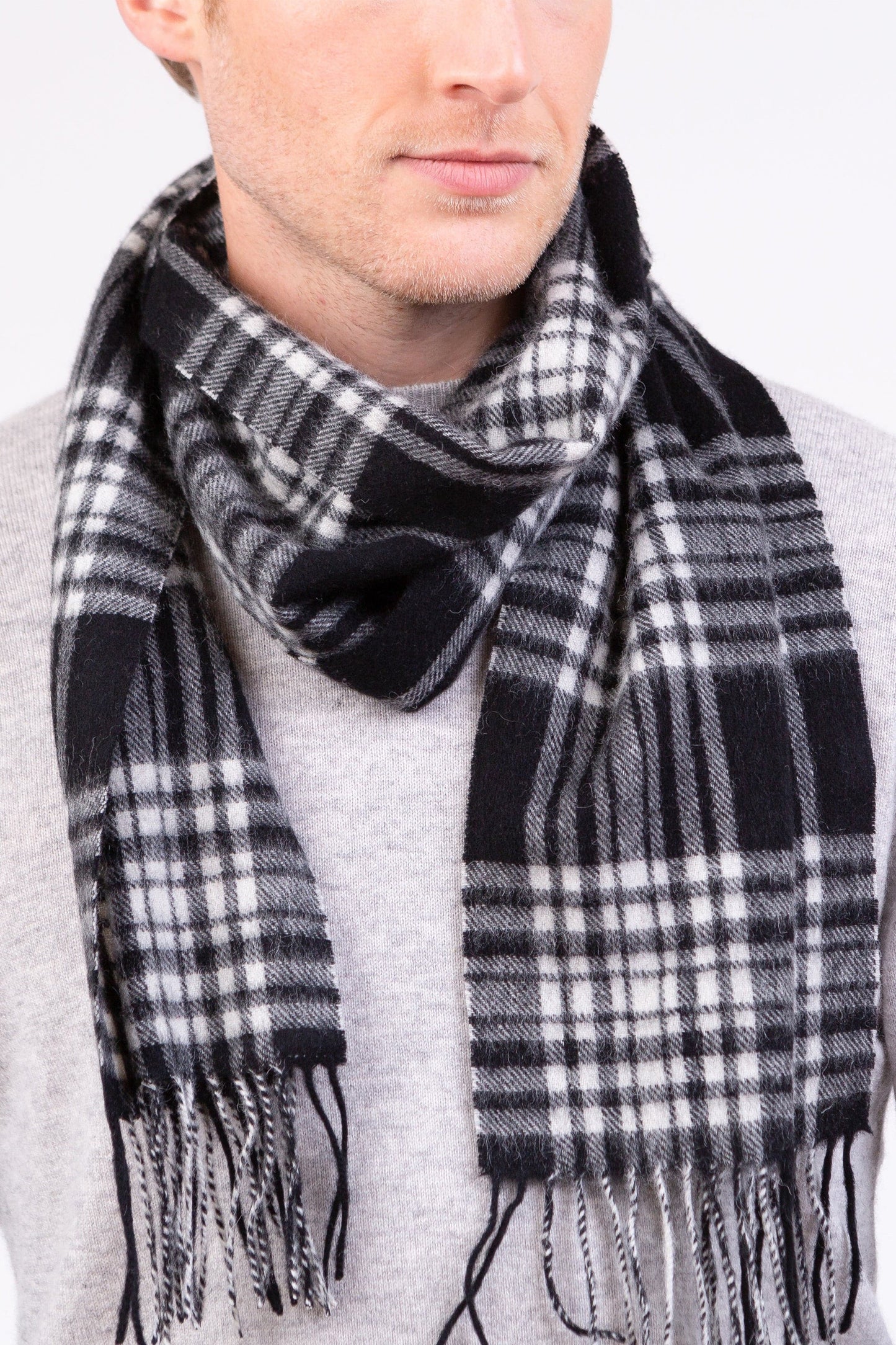 Heritage Tartan Lambswool Scarf - Black & White Menzies