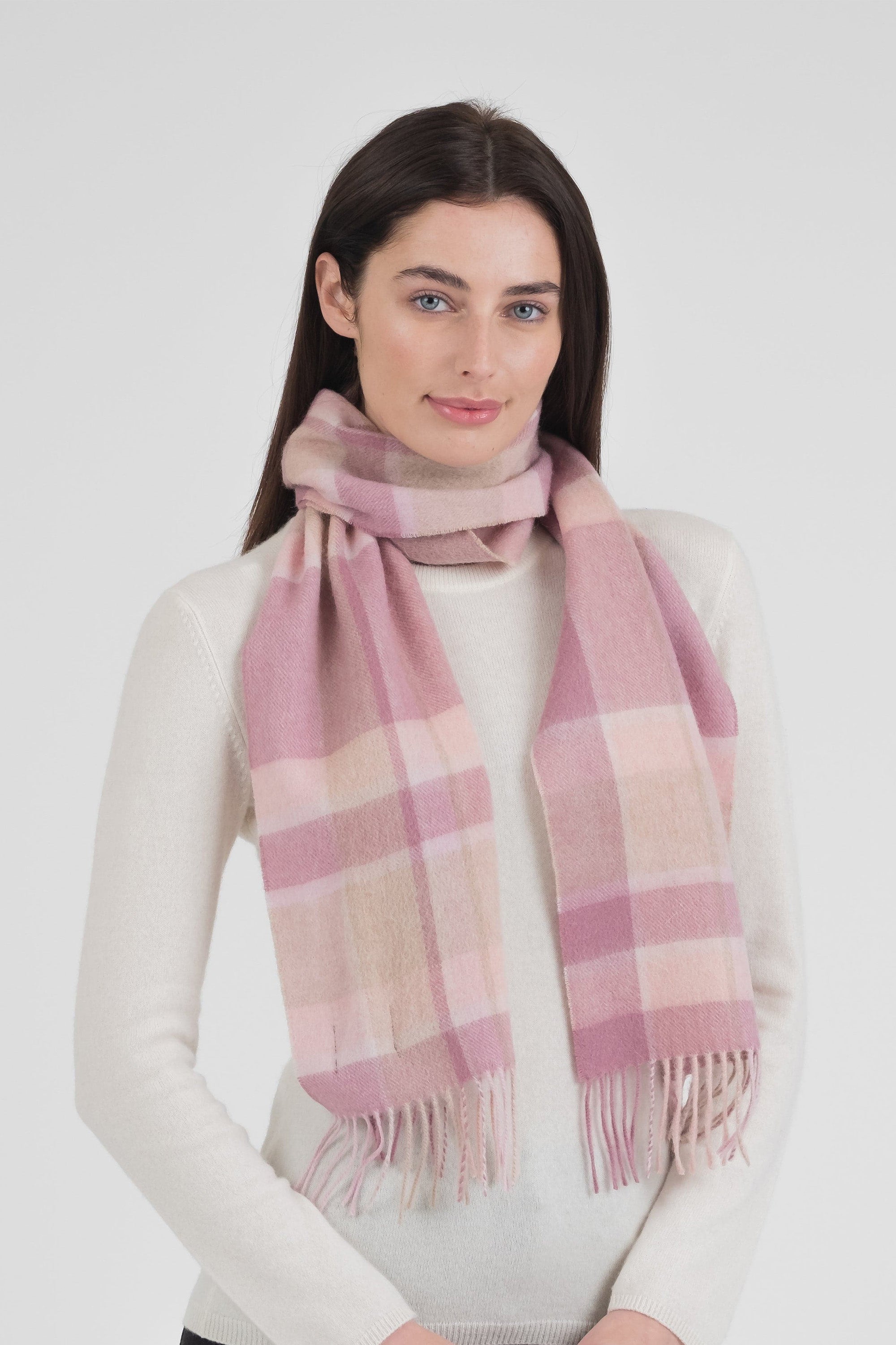 Square Check Lambswool Scarf Light Pink Kiltane